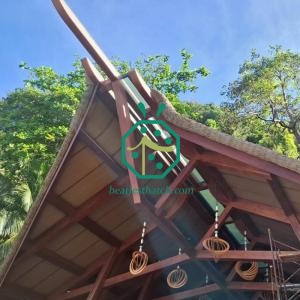 Telhado de palha de ráfia plástica que chama a atenção na Water Villa.